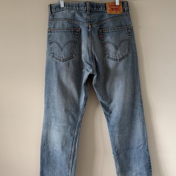 Levi's 505 Denim, Medium/Light Wash in Size 33x30 - Picture 9 of 11